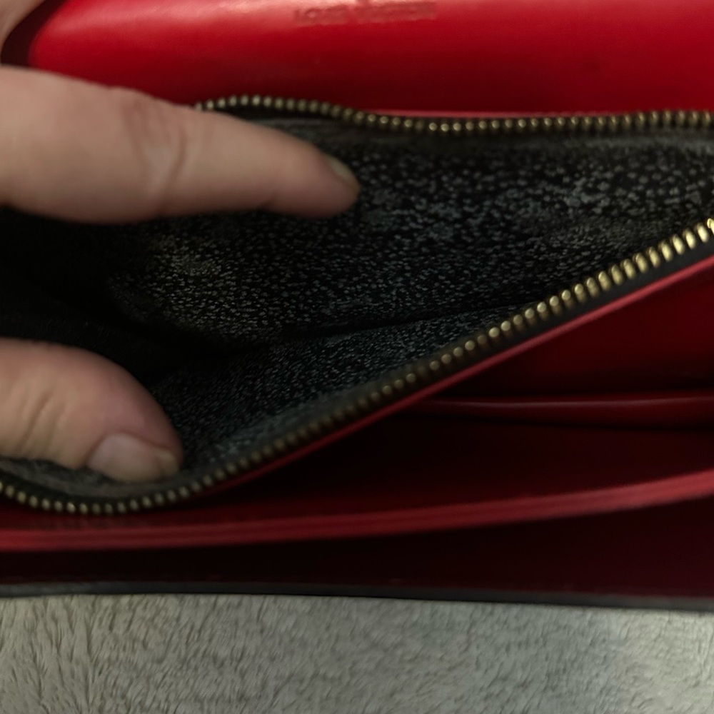 Authentic Louis Vuitton Epi Friedland Shoulder bag - Picture 8 of 16